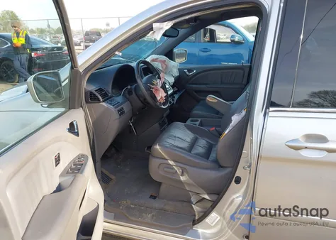 2008 Honda Odyssey Touring z USA, uszkodzony, nr VIN 5FNRL38928B058241